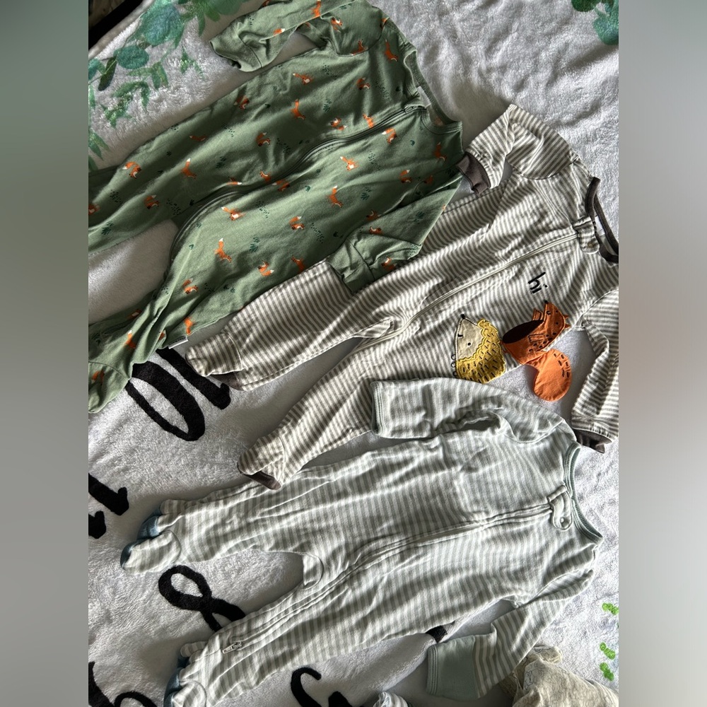 21 PAIRS BABY PJS 0-6M - Picture 4 of 10